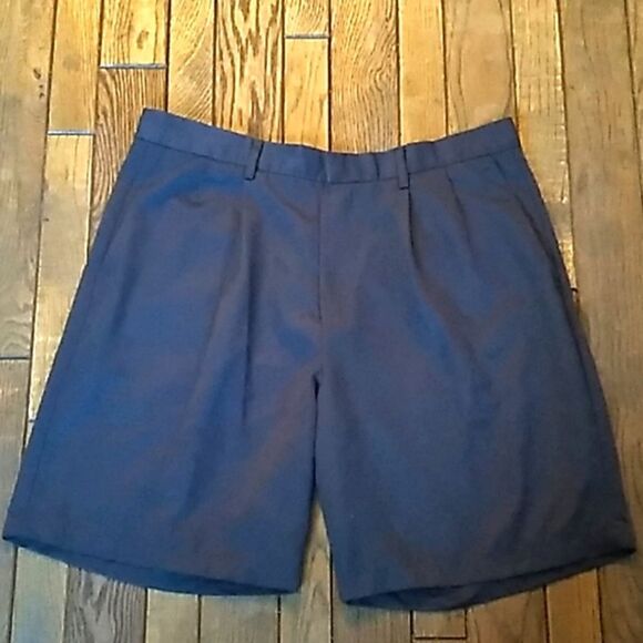Dockers Golf Men's Black Shorts. Sz 36 - Picture 1 of 6